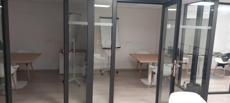 le CDI du CFA est équipé de box de travail